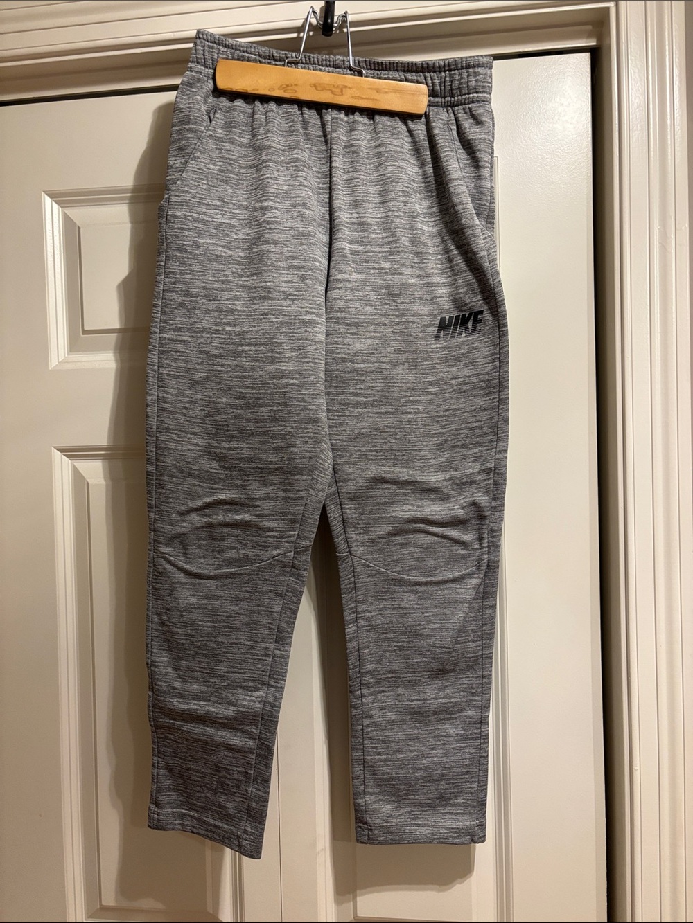 Nike Gray Heather Boys' Jogger Sweatpants